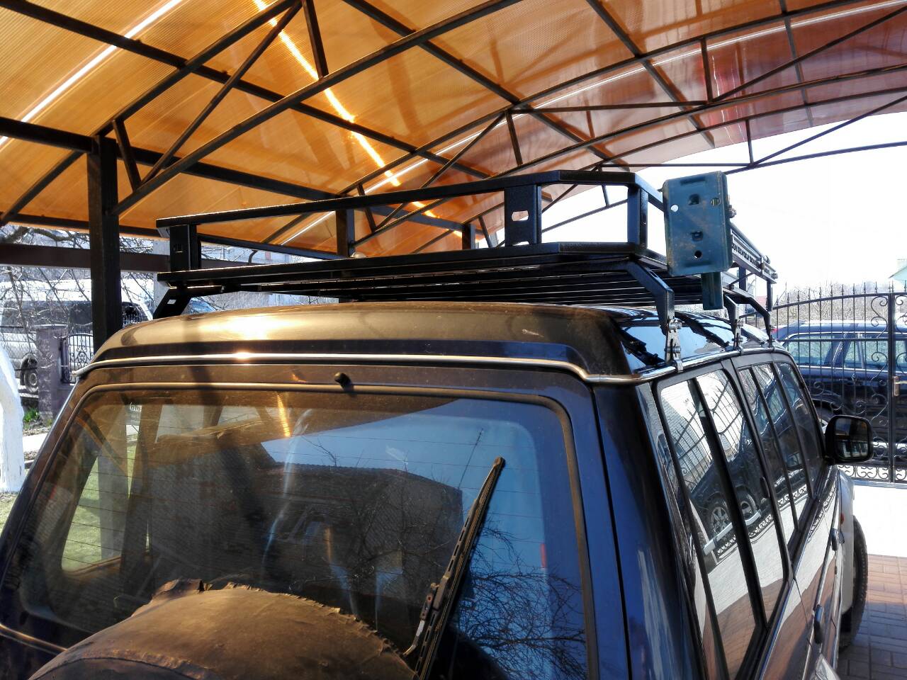 Экспедиционный багажник OVERLAND на крышу внедорожника